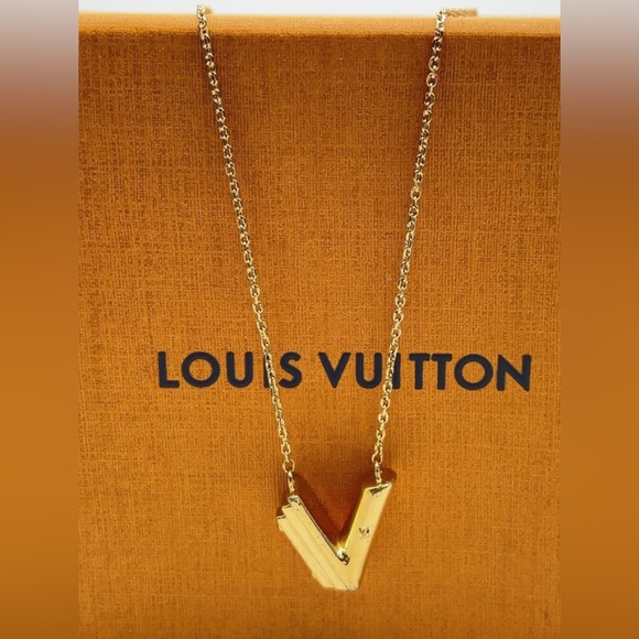 Louis Vuitton Necklace With box - Picture 4 of 13